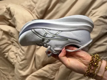 Used Asics Running Shoes bike — image 9 of 13