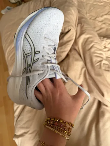 Used Asics Running Shoes bike — image 4 of 13