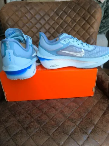 Used Nike Zoom Fly 6 bike — image 2 of 4