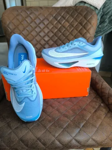 Used Nike Zoom Fly 6 bike — image 4 of 4