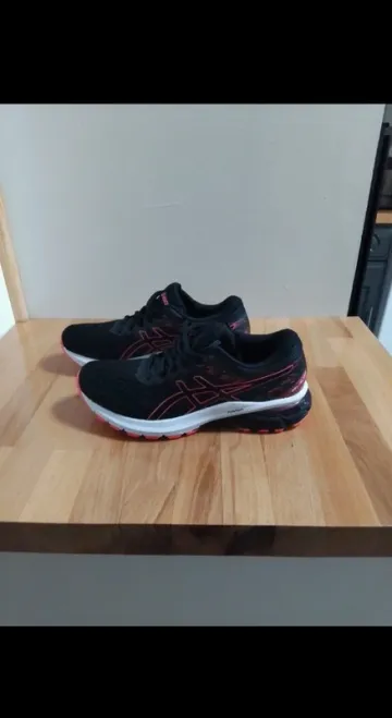 Used Asics Baskets bike — image 1 of 8
