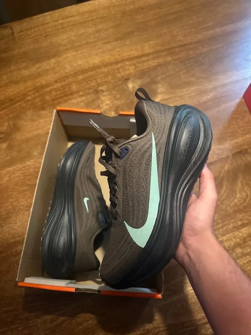 Used Nike Vomero Plus Running Shoes