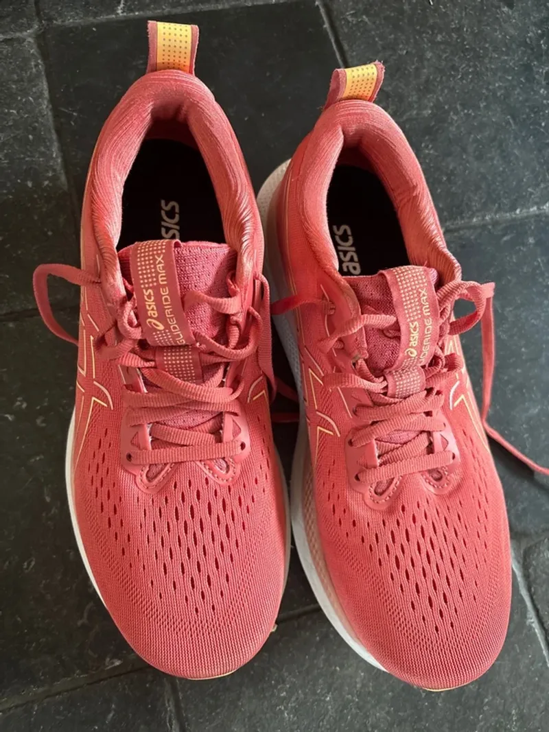Použité Asics Glideride Max Running Shoes