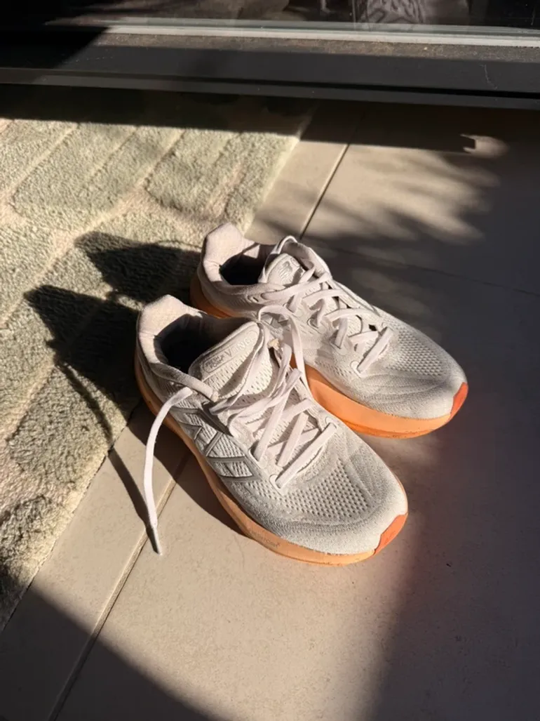 Used New Balance Fresh Foam Vongo V6 bike — image 1 of 2