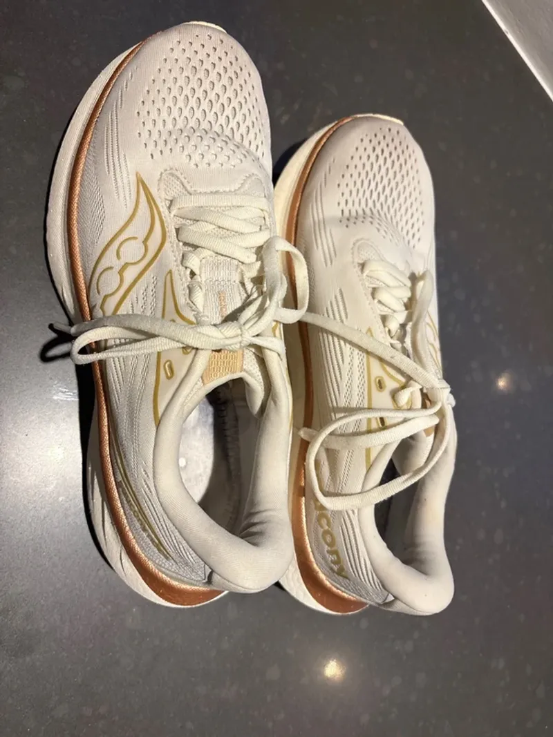 Used Saucony Running Shoes Running Shoes