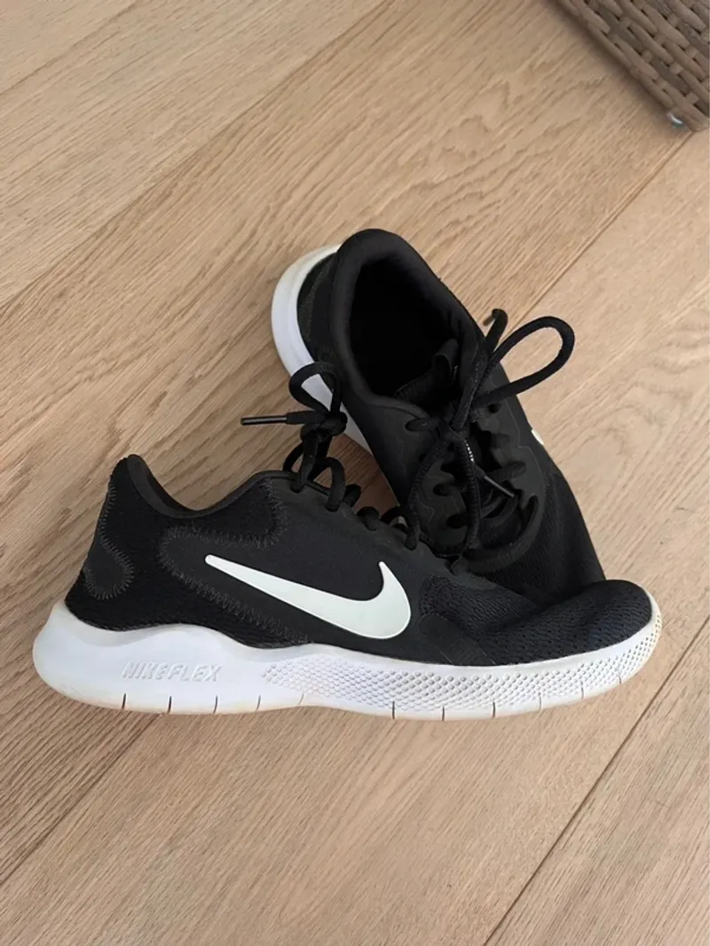 Použité Nike Flex Running Shoes
