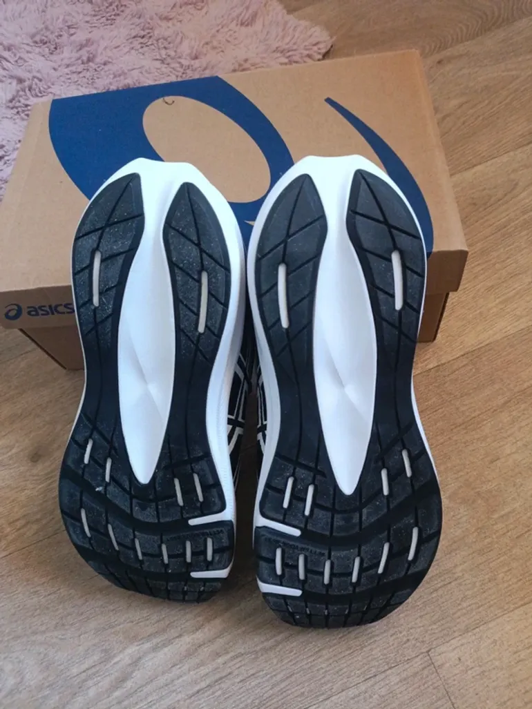 Used Asics Baskets bike — image 3 of 4