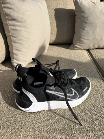 Used Ideal Free Run Flyknit bike — image 1 of 8