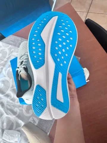 Used Hoka Shoes bike — image 2 of 6