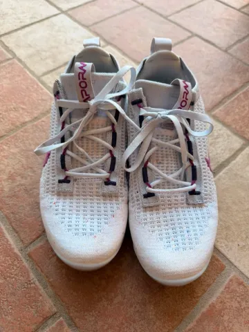 Used White Air Vapormax 2021 bike — image 3 of 5