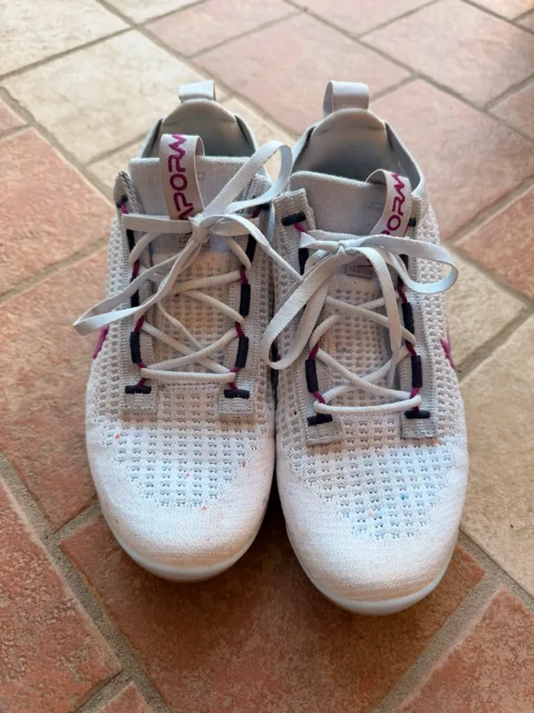 Used White Air Vapormax 2021 bike — image 3 of 5