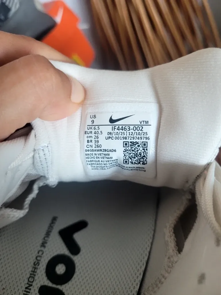 Used Nike Vomero 18 SE bike — image 6 of 7