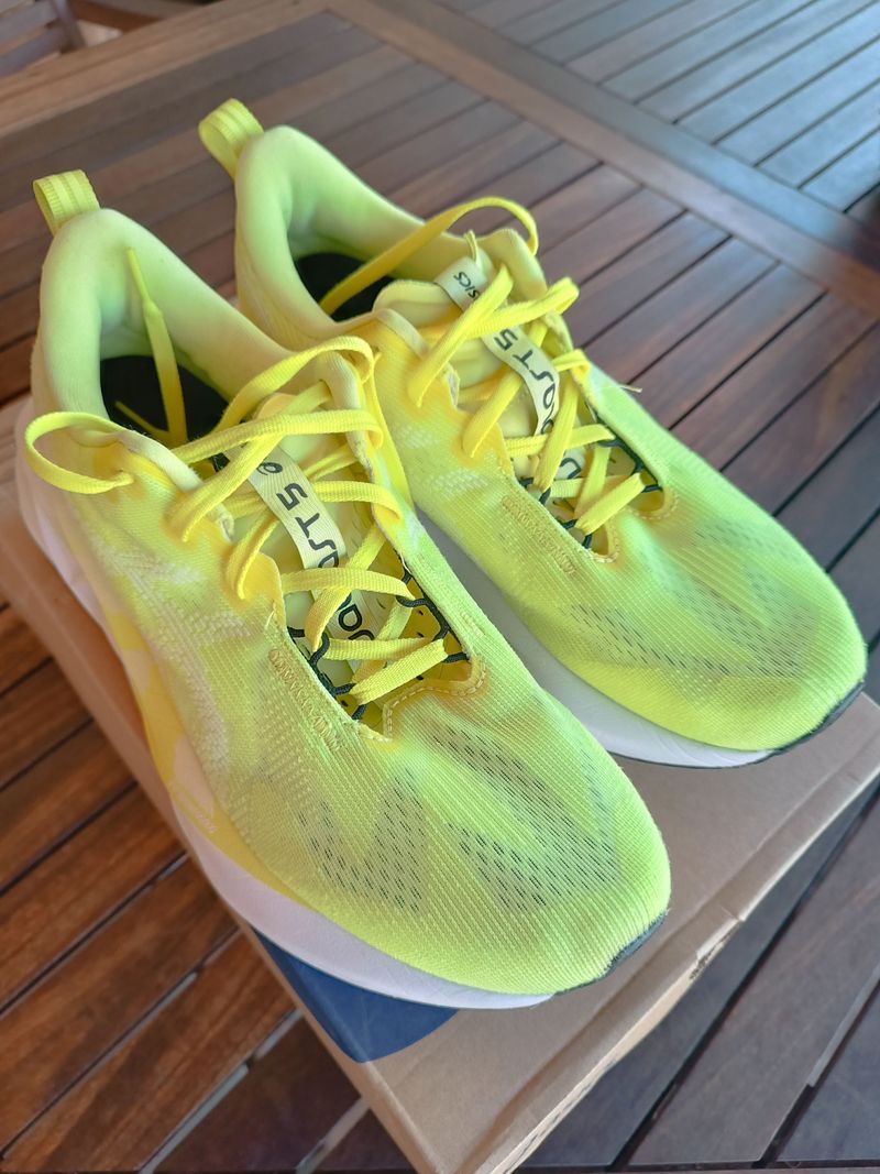 Gebrauchtes Asics Novablast 5 Running Shoes