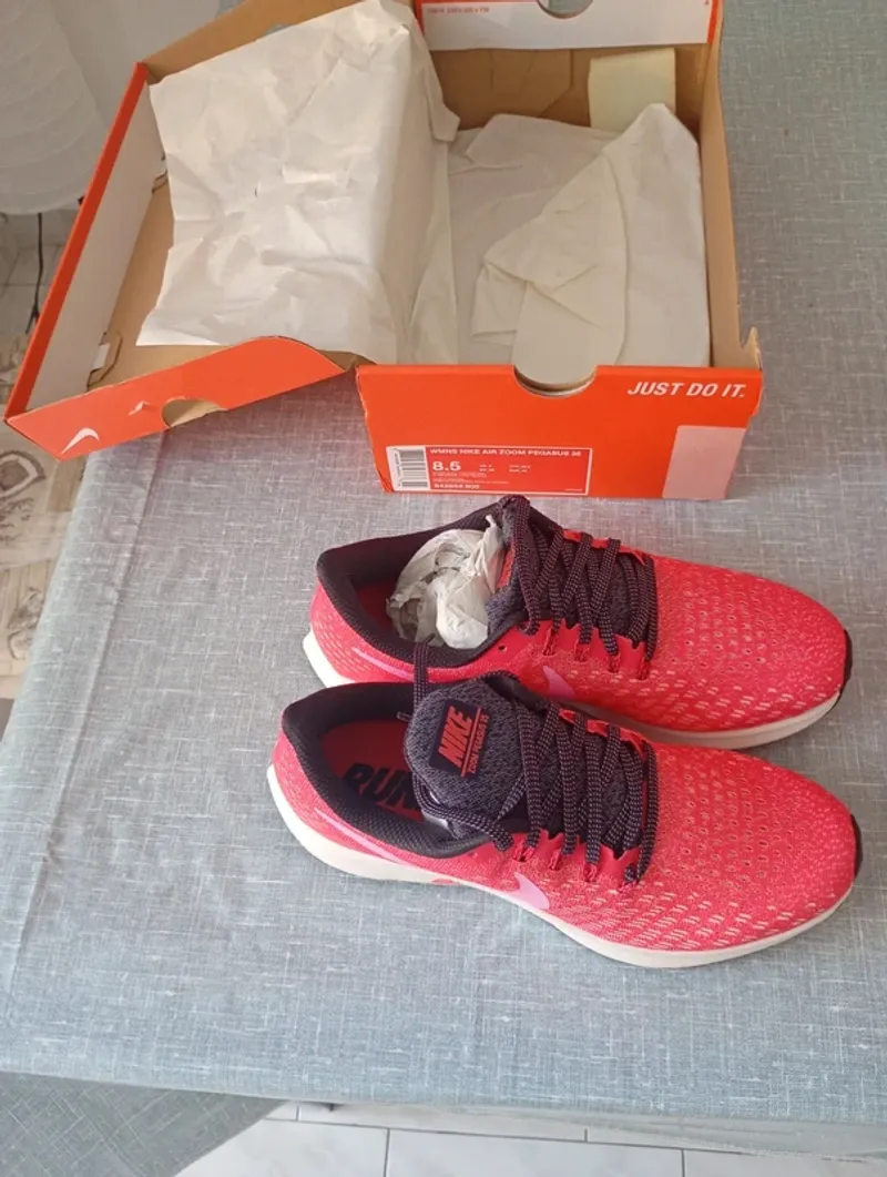 Used Pegasus 35 Running Shoes