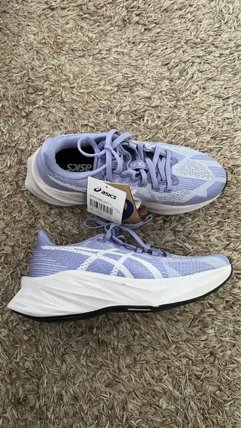 Used Hyper Dynablast 5 Running Shoes