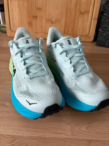 Used Hoka Challenger 8 bike — image 7 of 8