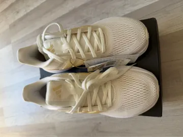 Used Adidas Ultrabounce W bike — image 2 of 9