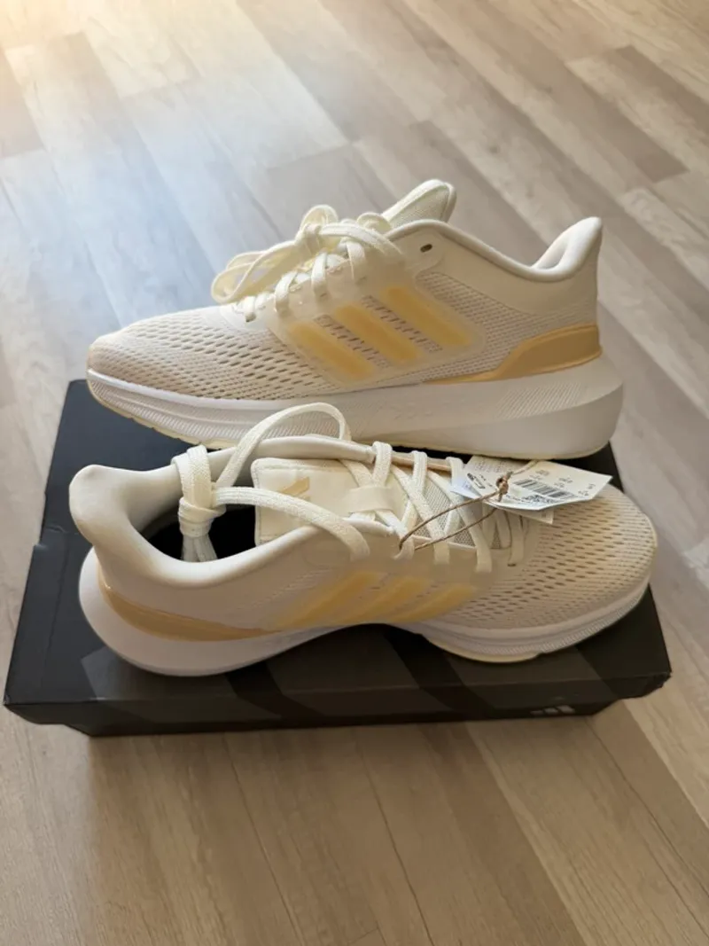 Used Adidas Ultrabounce W Running Shoes