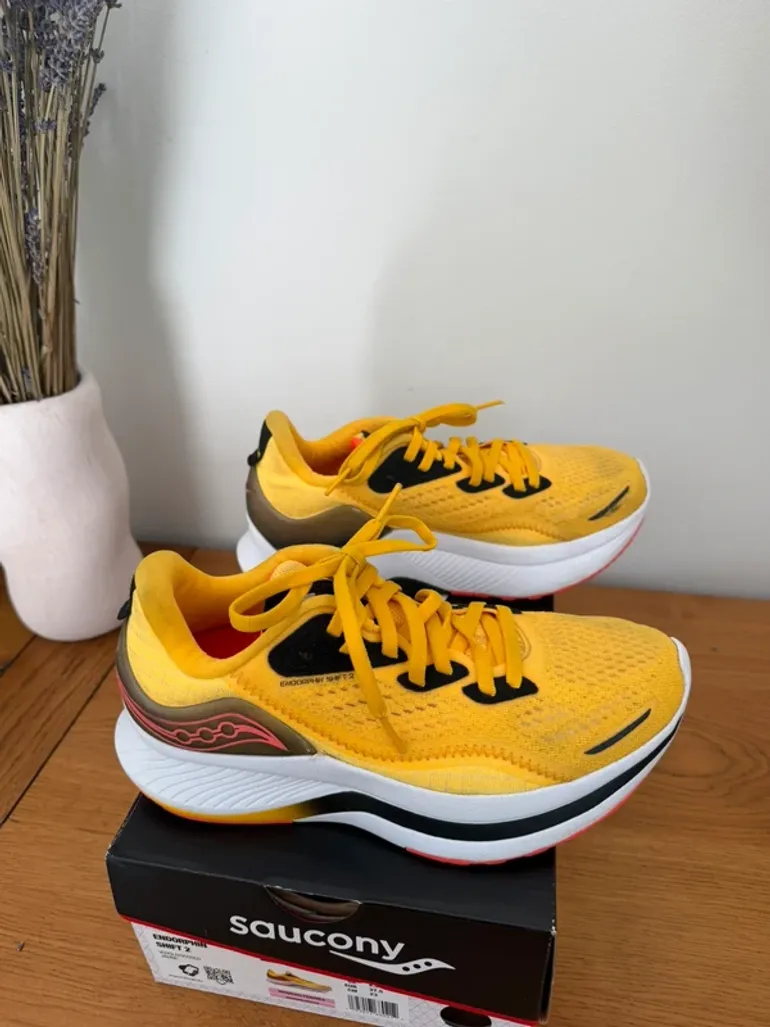 Used Saucony Endorphin Shift 2 bike — image 4 of 8