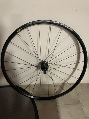 Used Mavic Aksium Disc bike — image 2 of 2