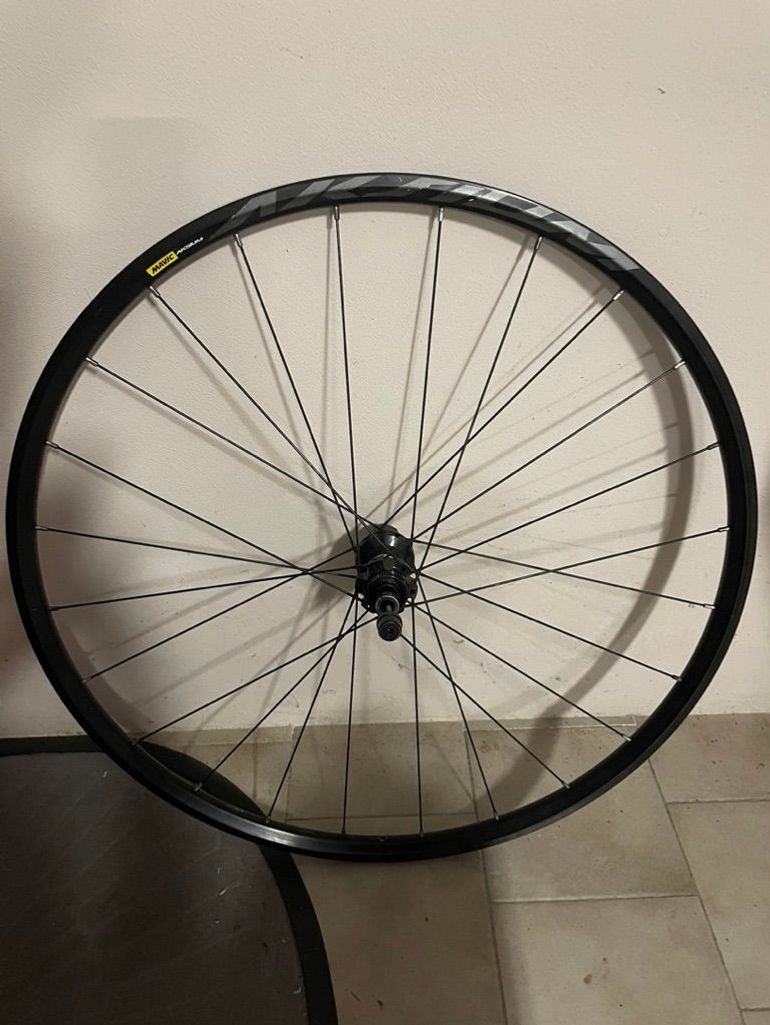 Used Mavic Aksium Disc bike — image 2 of 2