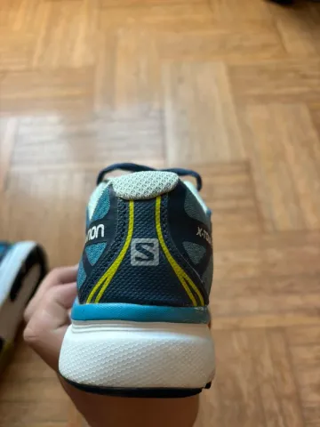 Salomon Hiking Shoes bike d'occasion — image 10 sur 12