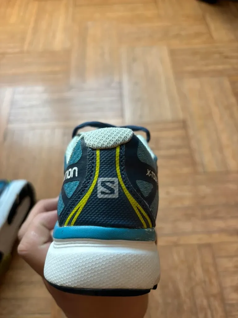 Salomon Hiking Shoes bike d'occasion — image 10 sur 12
