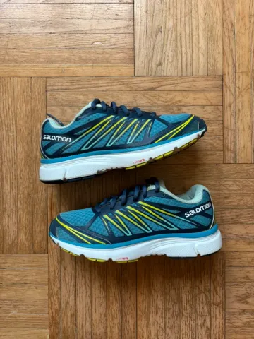 Salomon Hiking Shoes bike d'occasion — image 1 sur 12