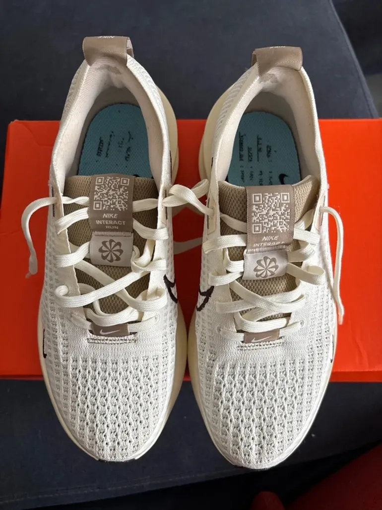 Nike Running Shoes bike d'occasion — image 4 sur 4