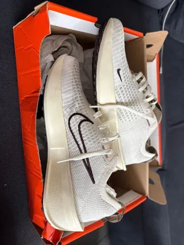 Nike Running Shoes bike d'occasion — image 1 sur 4