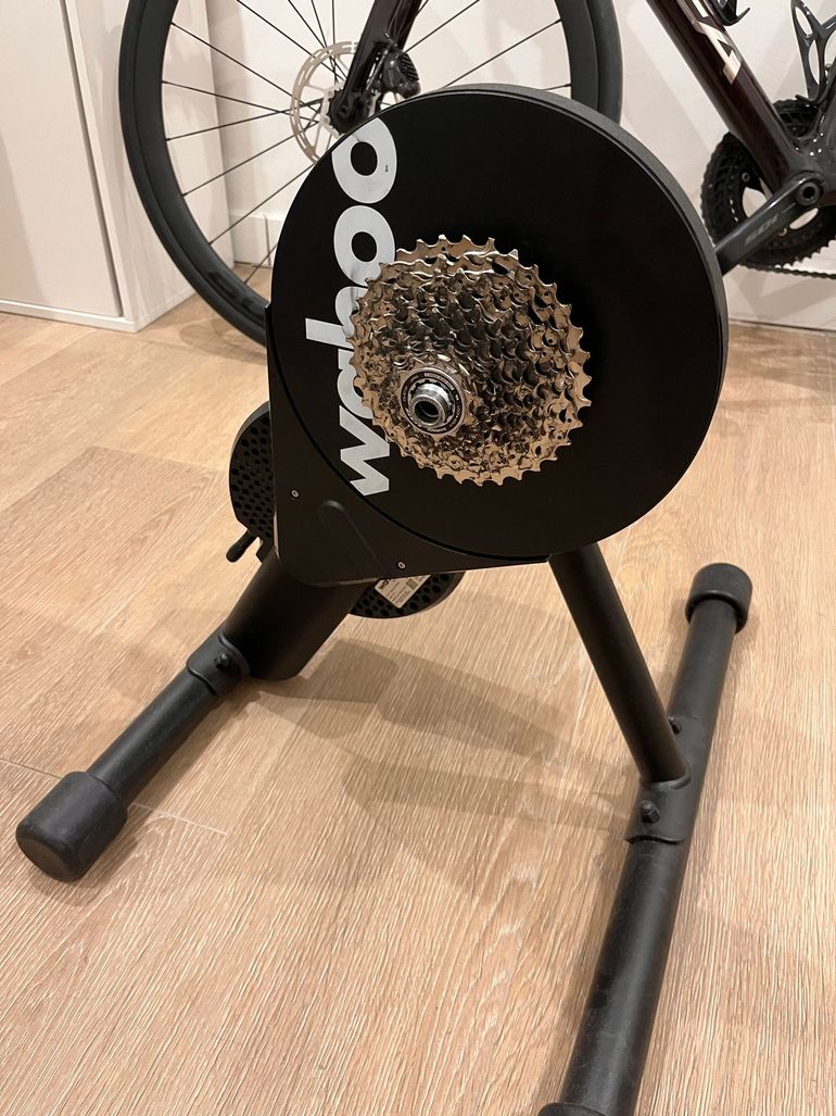 Wahoo KICKR + Accesorios 2025 bike usato — immagine 1 di 9