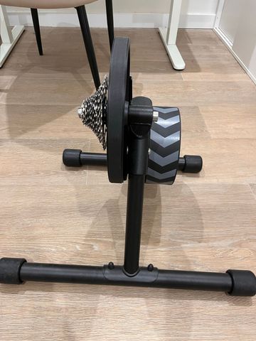 Wahoo KICKR + Accesorios 2025 bike usato — immagine 3 di 9