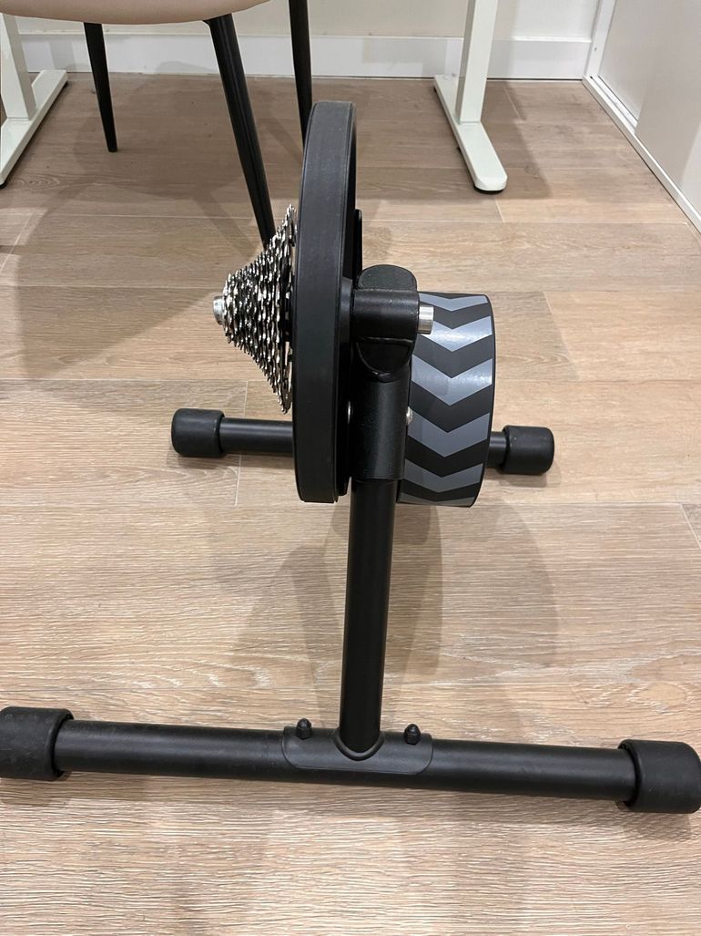 Wahoo KICKR + Accesorios 2025 bike usato — immagine 3 di 9