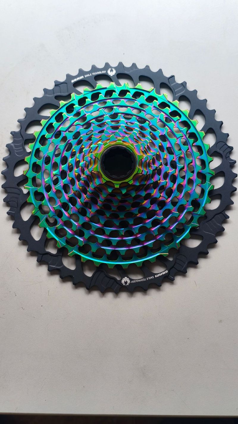Sram XG-1299 Eagle Rainbow 10-52 Drivetrain & Pedals usato