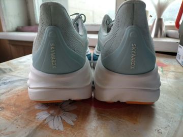 Used Hoka Skyward X bike — image 7 of 11