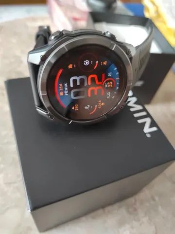 Garmin Fenix 8 51mm Amoled Sapphire bike d'occasion — image 3 sur 8