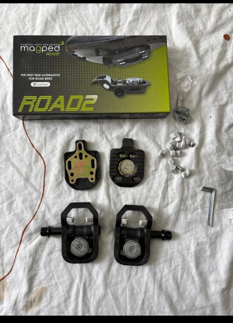 Tweedehands Magped ROAD2 Magnetic Road Bike Pedals + Cleats 2025 Drivetrain & Pedals