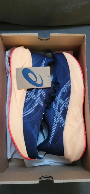 Gebrauchtes Asics Novablast 5 bike — Bild 2 von 3