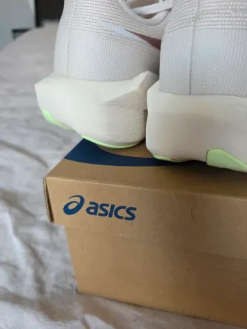 Gebrauchtes Asics Novablast 6 bike — Bild 2 von 2