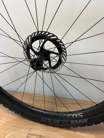 Tweedehands Syncros Silverton CF 2 Carbon Wheelset 2026 bike — afbeelding 6 van 7