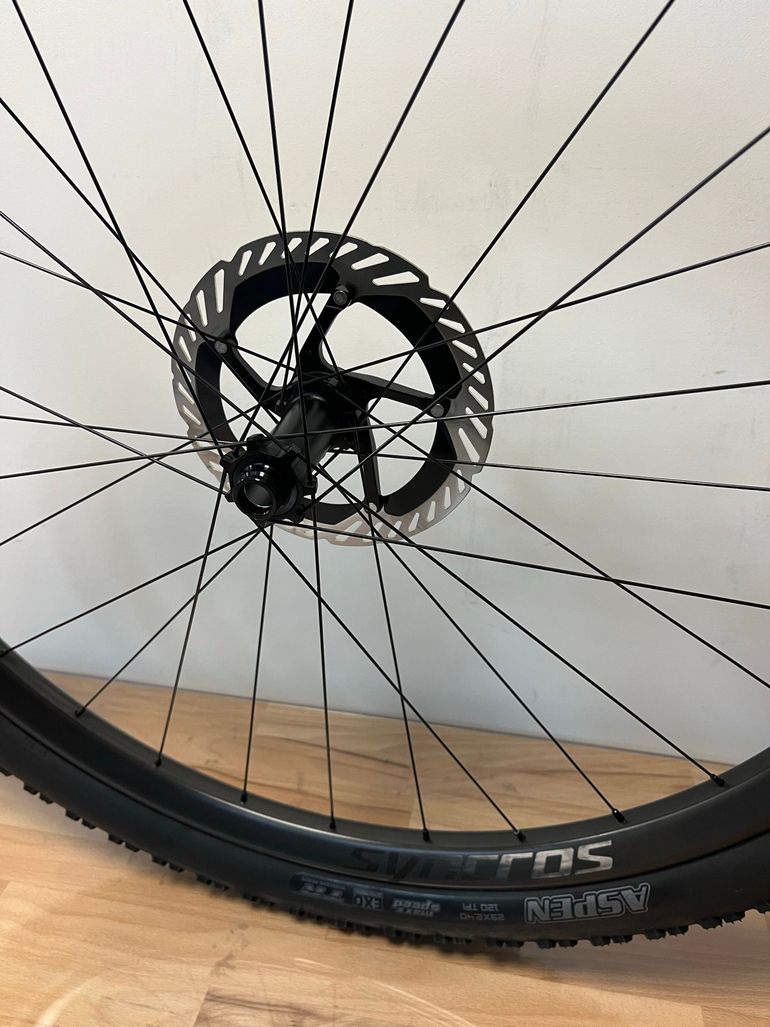 Tweedehands Syncros Silverton CF 2 Carbon Wheelset 2026 bike — afbeelding 6 van 7