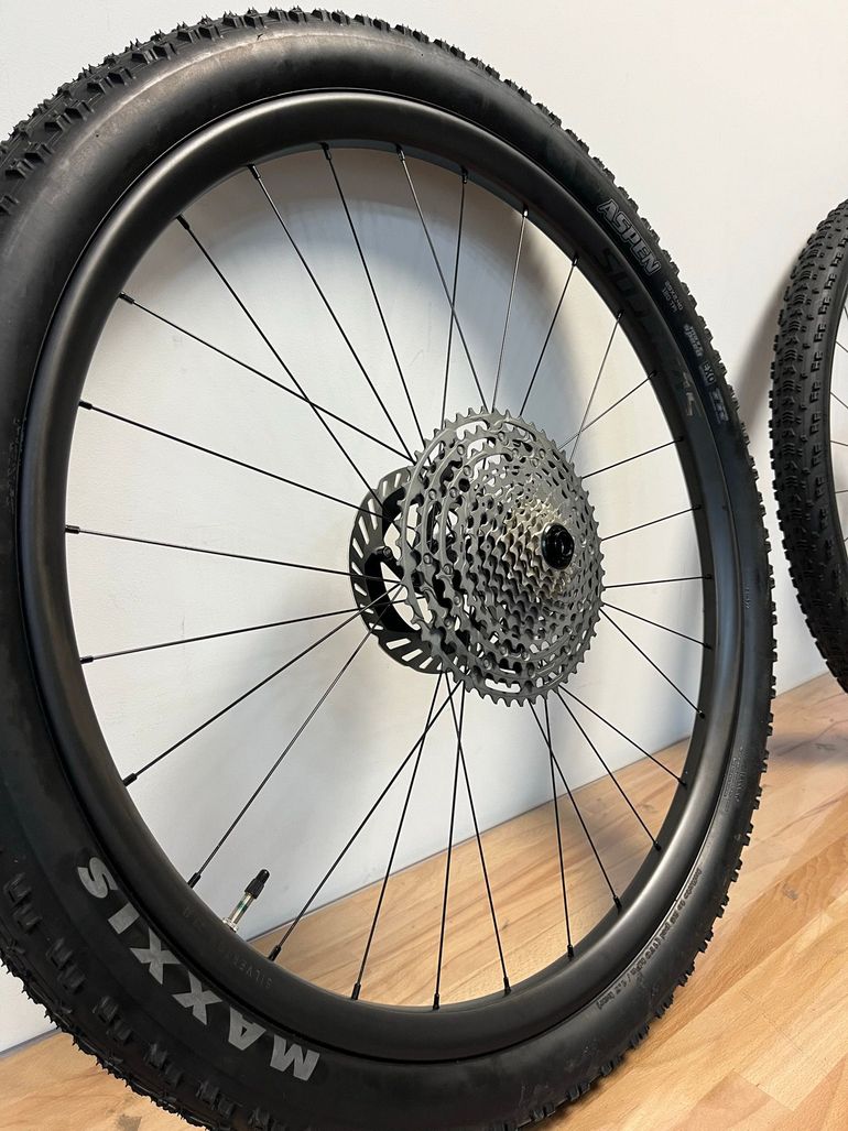 Tweedehands Syncros Silverton CF 2 Carbon Wheelset 2026 bike — afbeelding 5 van 7