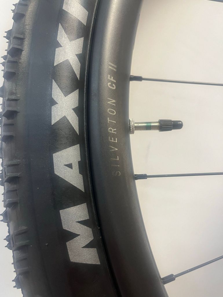Tweedehands Syncros Silverton CF 2 Carbon Wheelset 2026 bike — afbeelding 3 van 7
