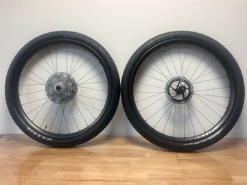 Tweedehands Syncros Silverton CF 2 Carbon Wheelset 2026 bike — afbeelding 1 van 7