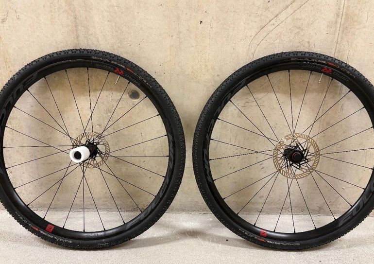 Tweedehands Fulcrum Rapid Red 5 Disc bike — afbeelding 2 van 4