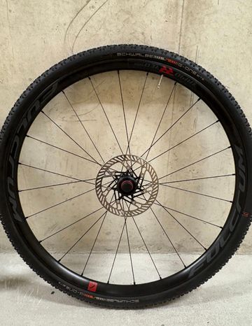 Tweedehands Fulcrum Rapid Red 5 Disc bike — afbeelding 4 van 4