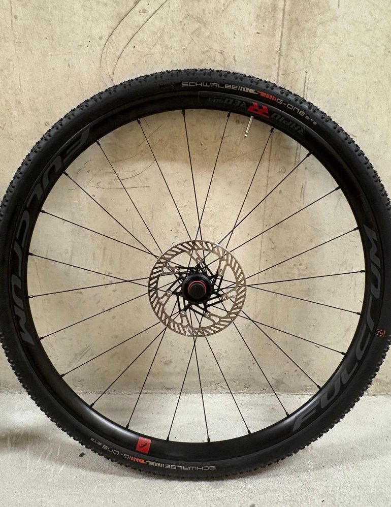 Tweedehands Fulcrum Rapid Red 5 Disc bike — afbeelding 4 van 4