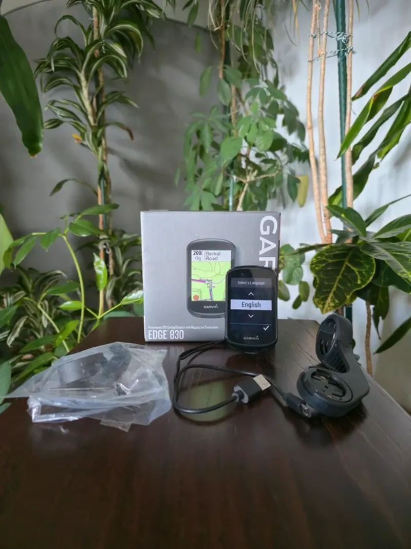 Used Garmin Edge 830 Cycling Accessories