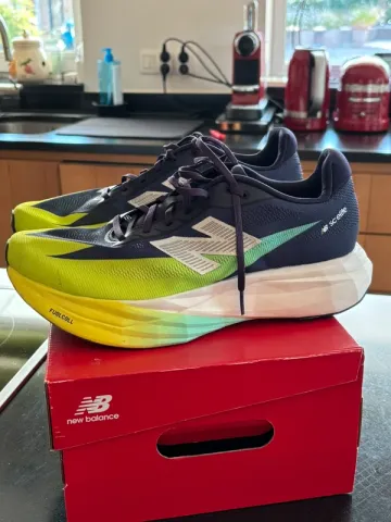Käytetty New Balance FuelCell SuperComp Elite v5 bike — kuva 6 / 10