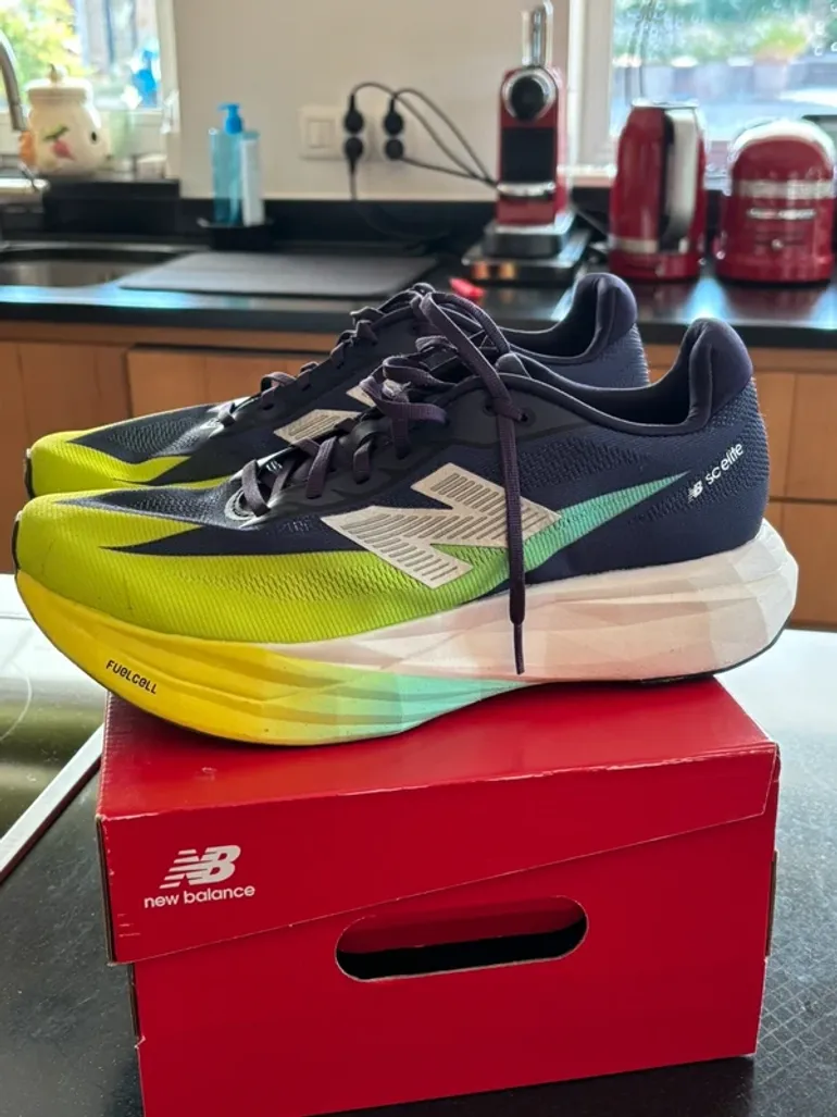 Käytetty New Balance FuelCell SuperComp Elite v5 bike — kuva 6 / 10